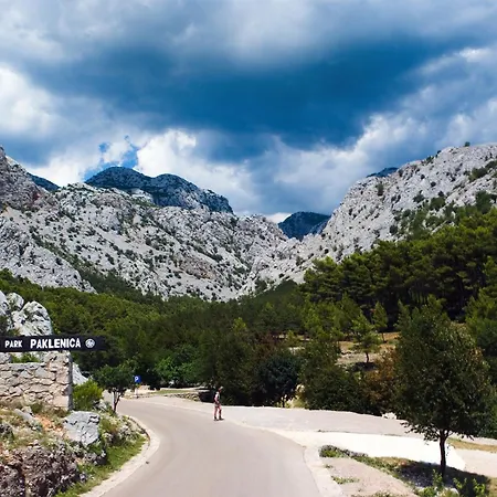 Starigrad-paklenica 1 *