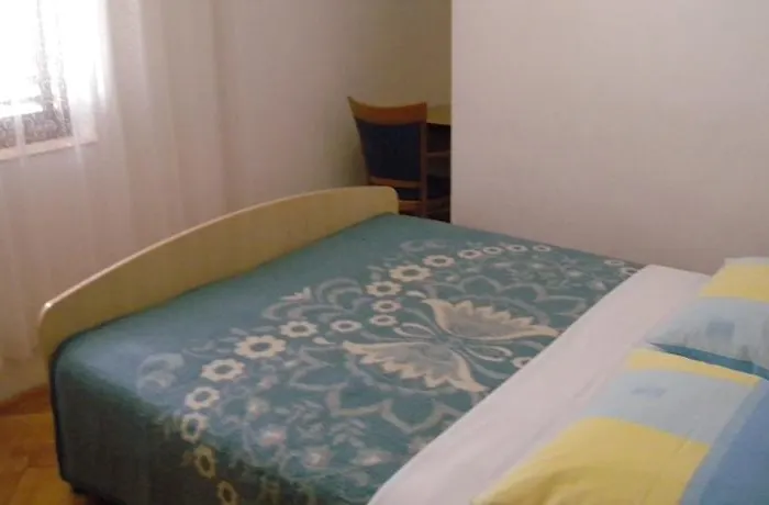 Apartment In Starigrad-Paklenica 6770 דירה